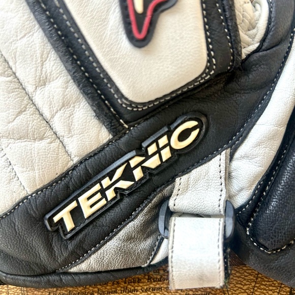 Teknic Black and White Motorcycle Riding Gloves SZ L leather - Picture 4 of 4